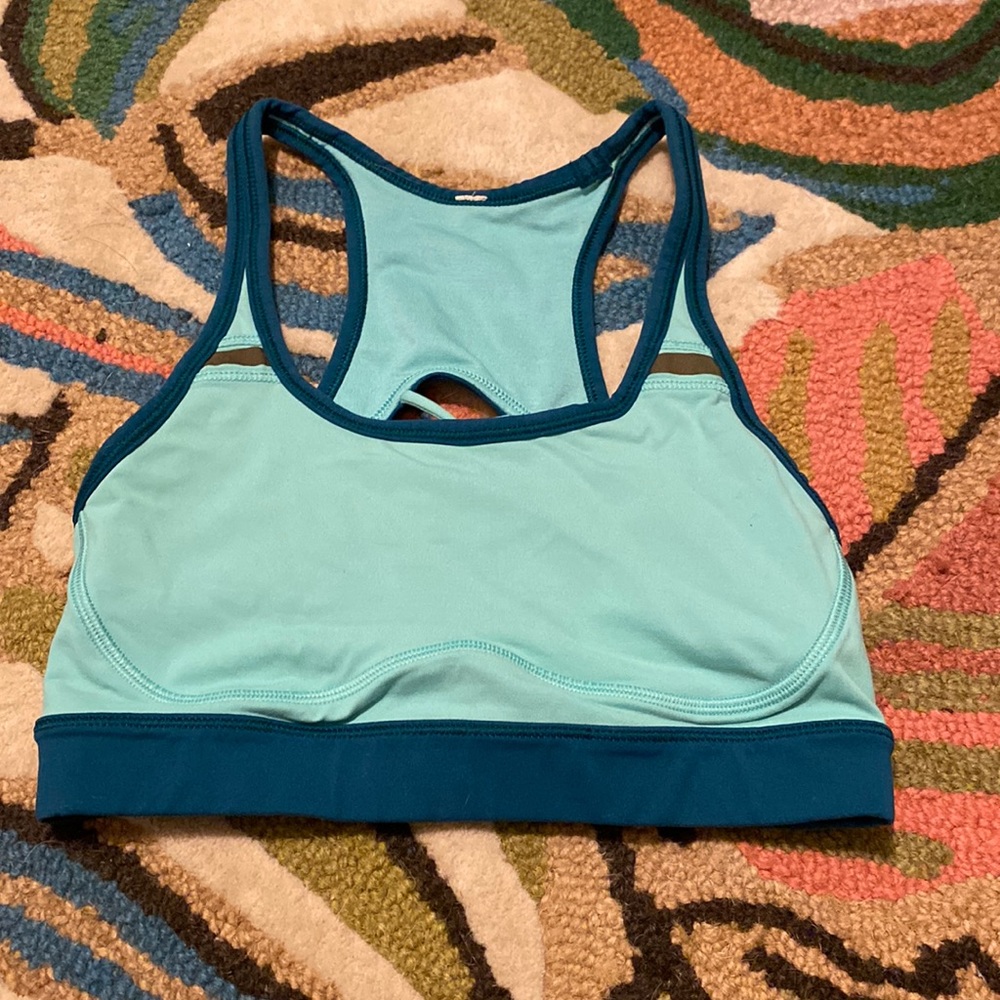 Lululemon sports bra